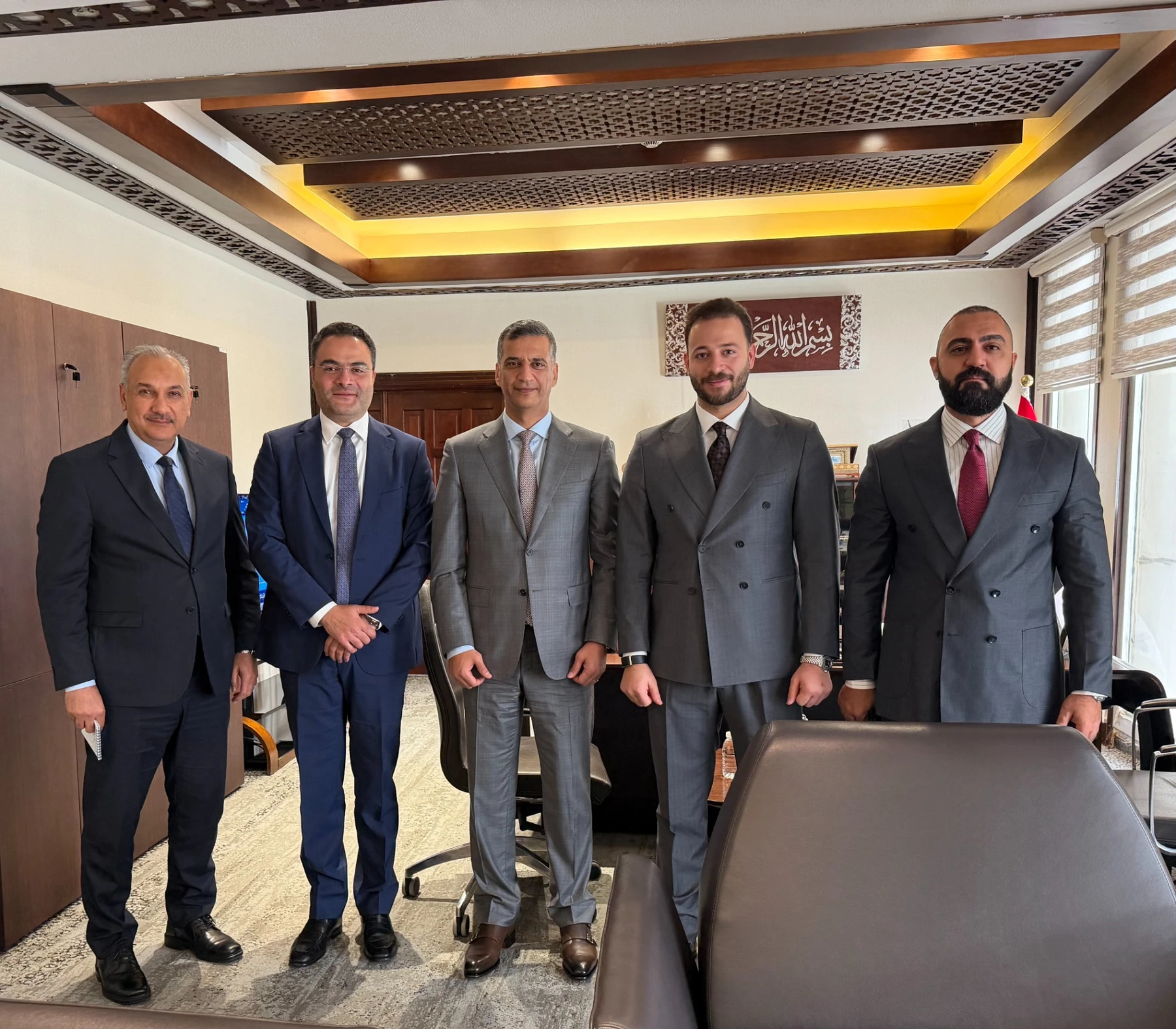 Al Rabba Group leadership with the Governor of the Central Bank of Iraq, the Director of Issuance and Vaults, and Crane Currency in Baghdad
